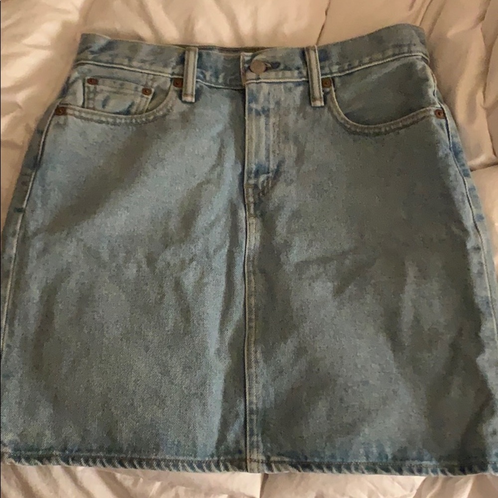 Levi’s Light Wash Denim Skirt - Picture 2 of 2